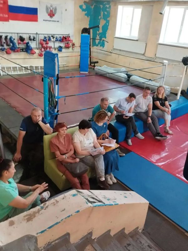 Рабочее совещание. Заместитель Главы Администрации Евгения Волкова с представителями отдела культуры, молодежной политики и спорта провели рабочее совещание с администрацией и тренерско-преподавательским составом МБУ ДО... Рабочее совещание. Заместитель Главы Администрации Евгения Волкова с представителями отдела культуры, молодежной политики и спорта провели рабочее совещание с администрацией и тренерско-преподавательским составом МБУ ДО...