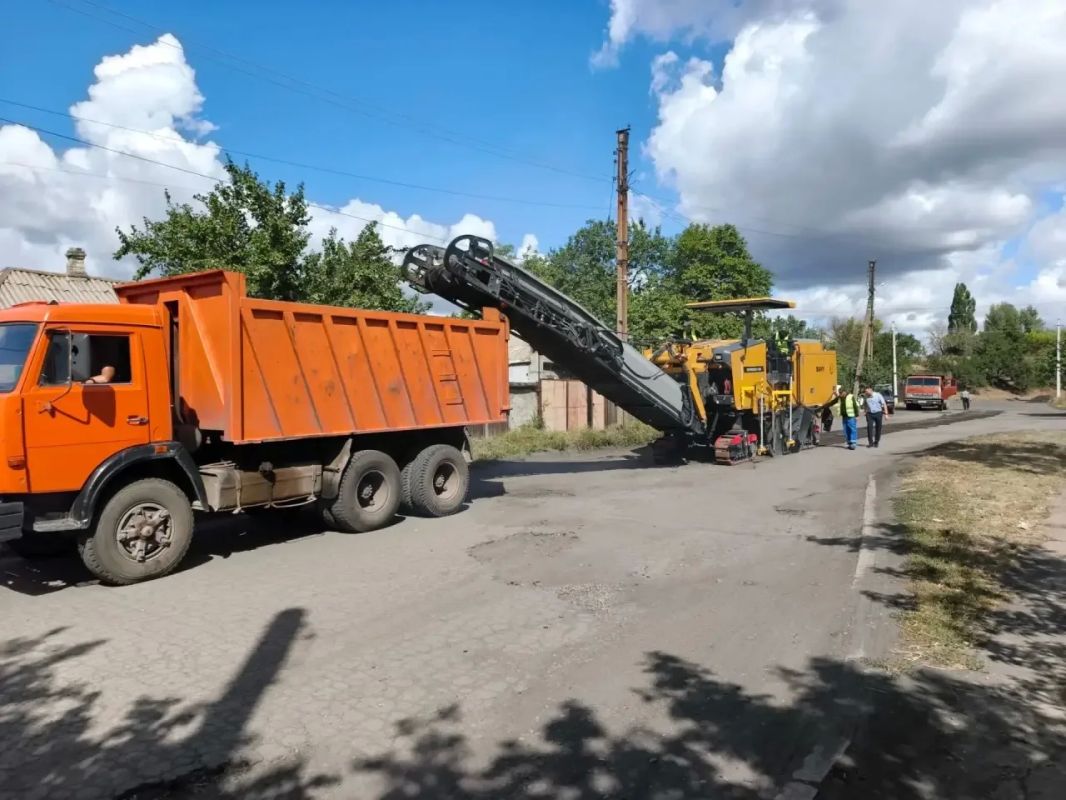 Продолжаем улучшать дорожную инфраструктуру округа Продолжаем улучшать дорожную инфраструктуру округа