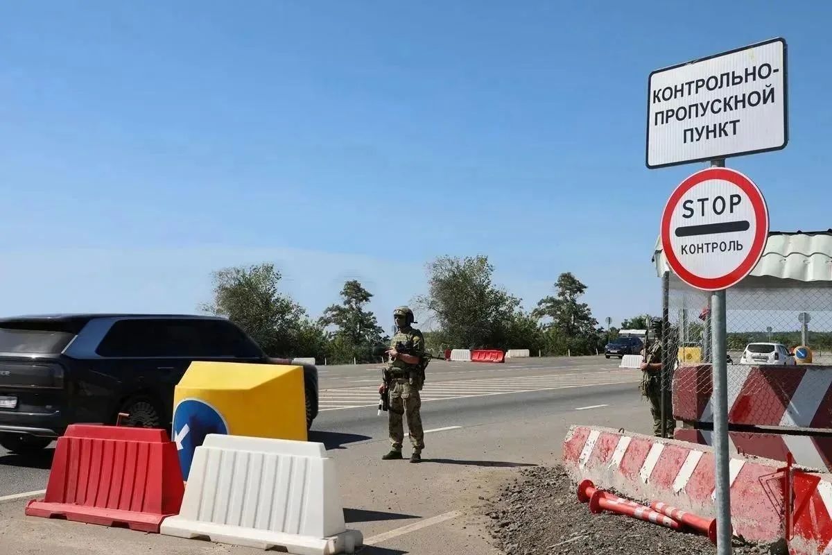 38 человек задержали на блокпостах в ЛНР за месяц 38 человек задержали на блокпостах в ЛНР за месяц