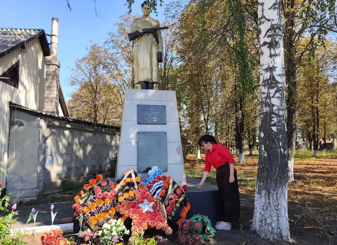 «Вечная память героям без имени»: в Фащевке почтили память защитников ЛНР «Вечная память героям без имени»: в Фащевке почтили память защитников ЛНР