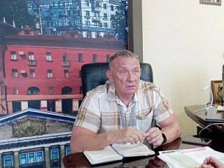Глава Луганска провела рабочую встречу с депутатом, закрепленным за городом Счастьем Глава Луганска провела рабочую встречу с депутатом, закрепленным за городом Счастьем