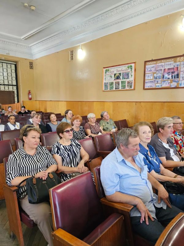 Галина Дуброва: Знаете, бывают дни, которые выходят за рамки «рабочей встречи» Галина Дуброва: Знаете, бывают дни, которые выходят за рамки «рабочей встречи»