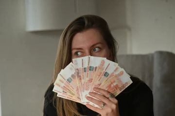 Более 9 миллионов рублей долга по зарплате выплатили работникам предприятия в Рубежном