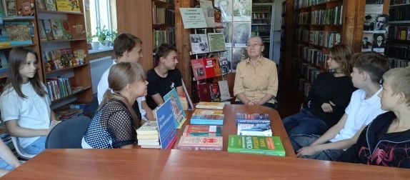 В Зоринской городской библиотеке открылась выставка «Бессмертие народа в его языке» В Зоринской городской библиотеке открылась выставка «Бессмертие народа в его языке»
