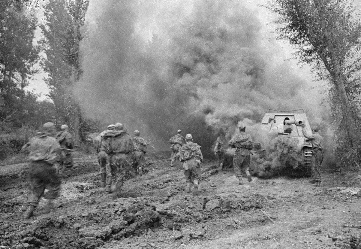 ЭТО БЫЛО 83 ГОДА НАЗАД. 7 сентября 1943 года началась освободительная операция в городе Донецк, в то время называвшемся Сталино, силами Красной Армии ЭТО БЫЛО 83 ГОДА НАЗАД. 7 сентября 1943 года началась освободительная операция в городе Донецк, в то время называвшемся Сталино, силами Красной Армии