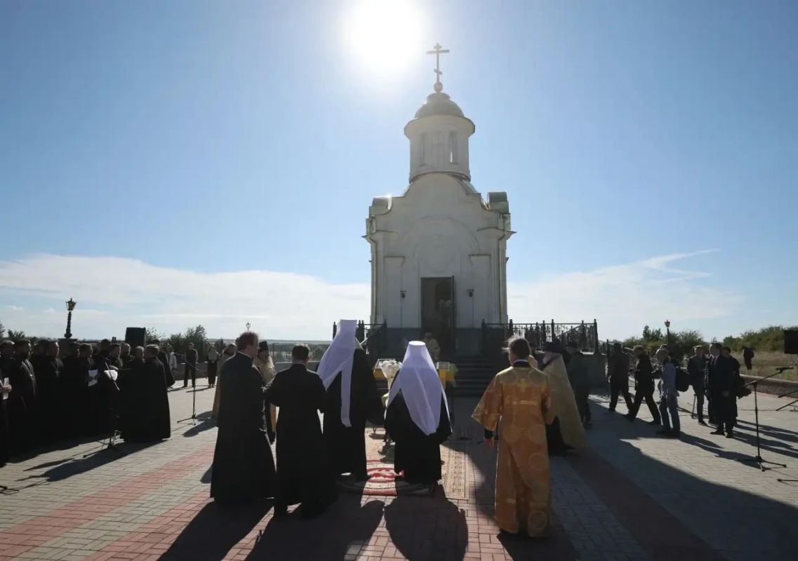 В День освобождения Донбасса на Саур-Могилу привезли часть мощей Дмитрия Донского В День освобождения Донбасса на Саур-Могилу привезли часть мощей Дмитрия Донского