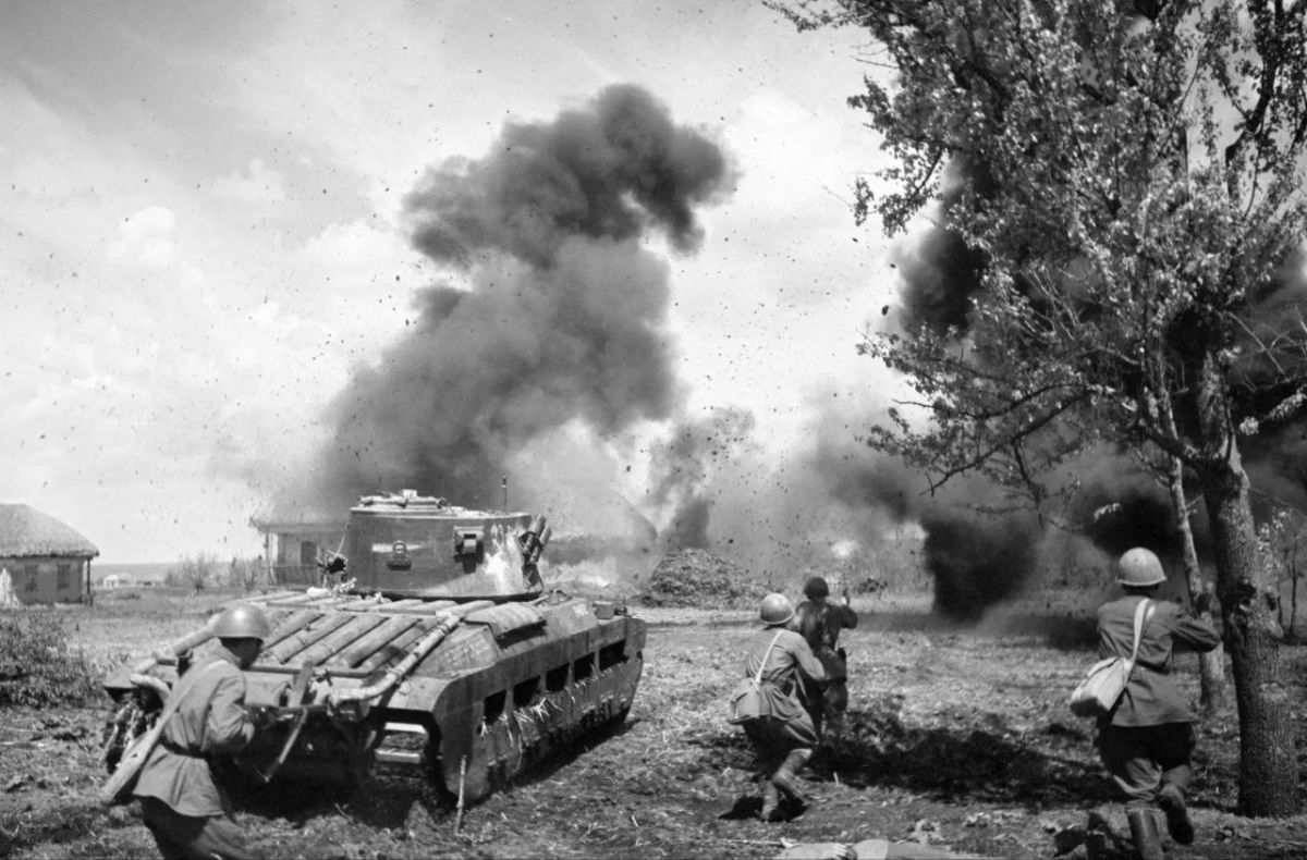 ЭТО БЫЛО 83 ГОДА НАЗАД. 7 сентября 1943 года началась освободительная операция в городе Донецк, в то время называвшемся Сталино, силами Красной Армии ЭТО БЫЛО 83 ГОДА НАЗАД. 7 сентября 1943 года началась освободительная операция в городе Донецк, в то время называвшемся Сталино, силами Красной Армии