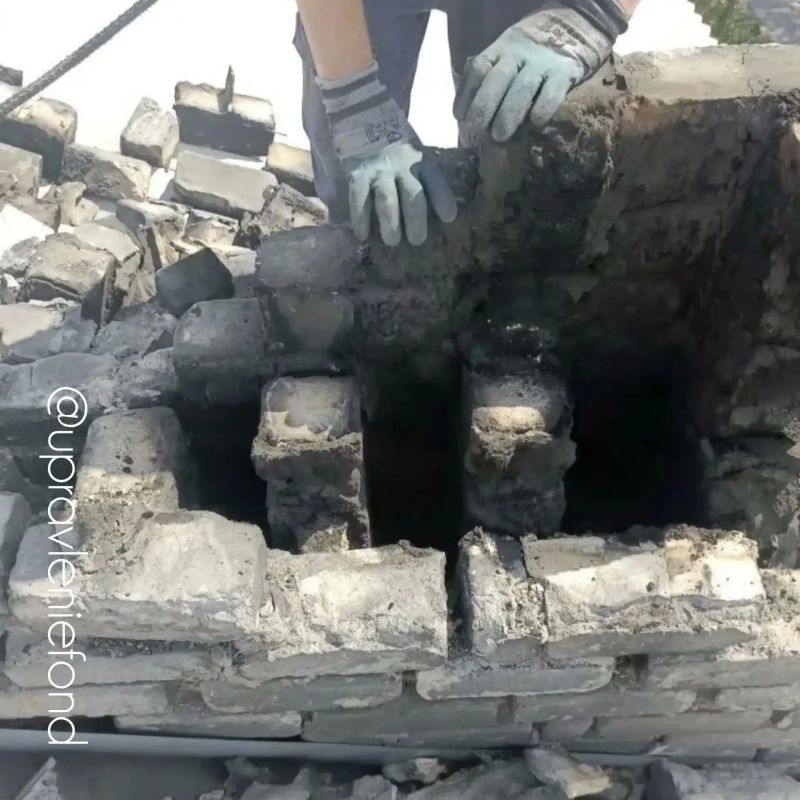 В Брянке сотрудники ЕУК восстановили поврежденный дымовентканал В Брянке сотрудники ЕУК восстановили поврежденный дымовентканал