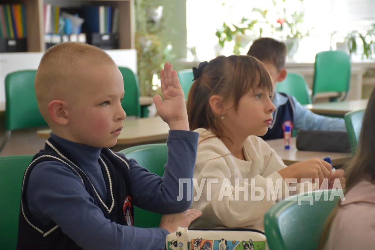 В Кировске отметили Международный день грамотности и День языков народов России В Кировске отметили Международный день грамотности и День языков народов России