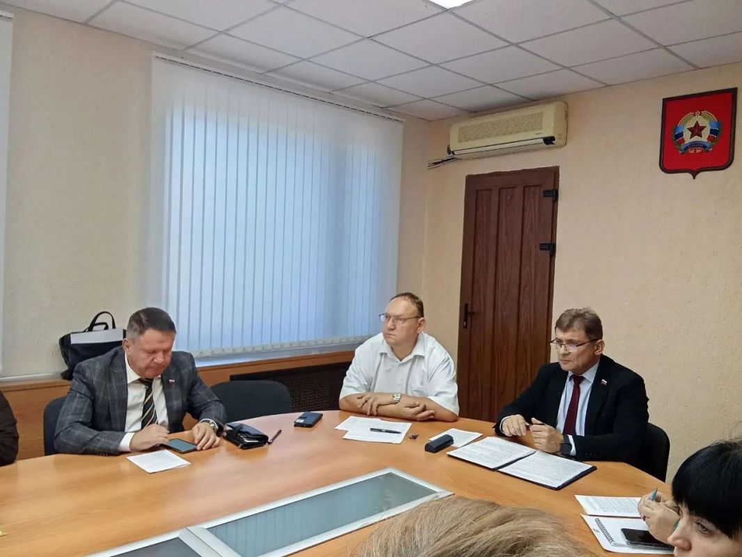 Роман Лысенко: В Алчевске состоялось шестьдесят первое очередное заседание Совета городского округа Роман Лысенко: В Алчевске состоялось шестьдесят первое очередное заседание Совета городского округа