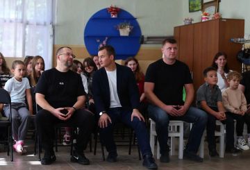 В художественной школе Лисичанска показали выставку по итогам поездки в Татарстан
