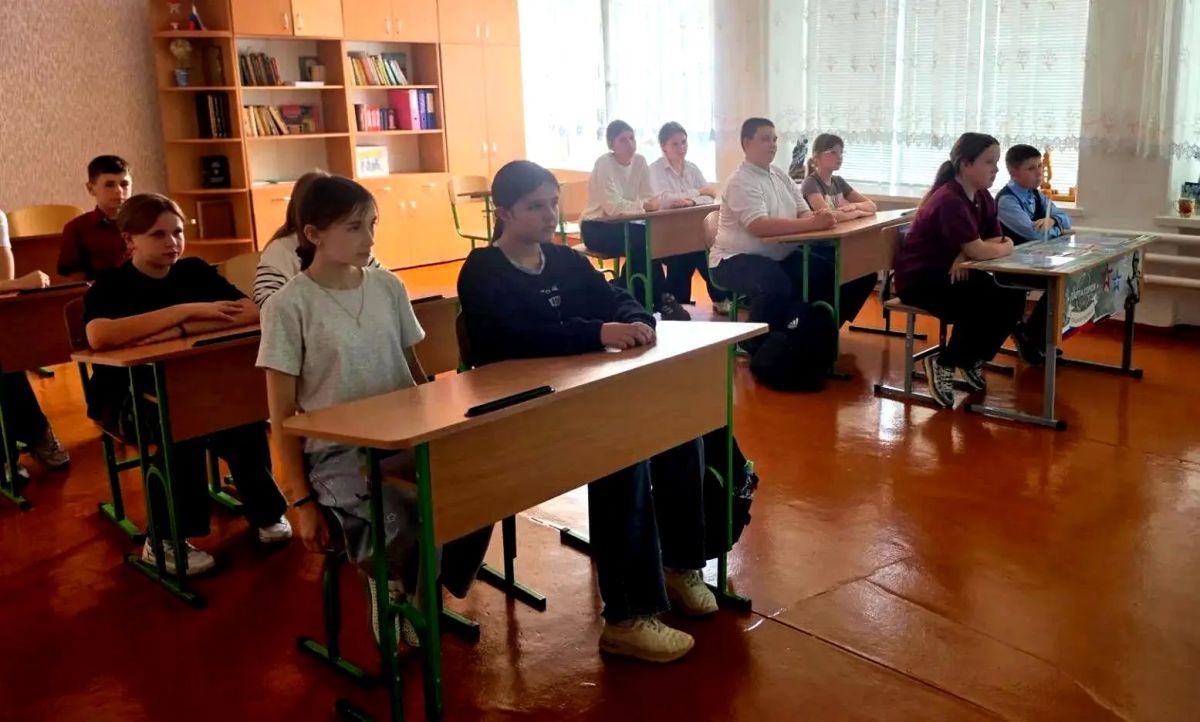В Гречишкинской школе прошёл показ фильма о вреде наркотиков В Гречишкинской школе прошёл показ фильма о вреде наркотиков