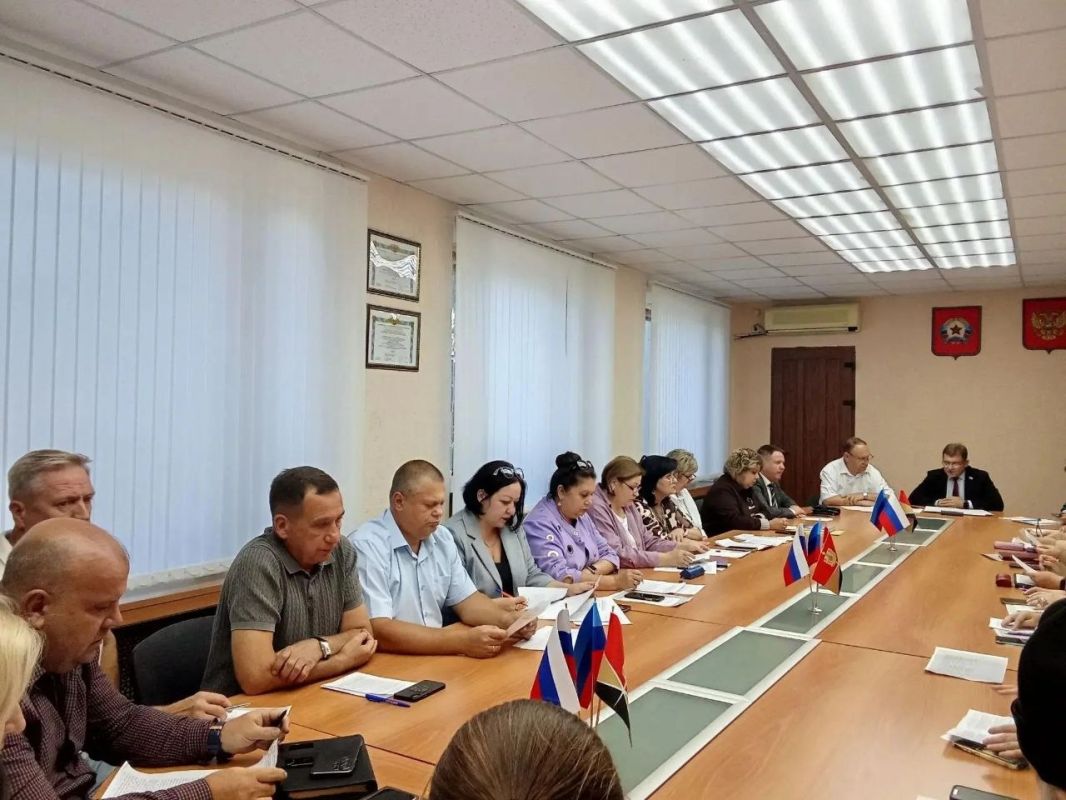 Роман Лысенко: В Алчевске состоялось шестьдесят первое очередное заседание Совета городского округа Роман Лысенко: В Алчевске состоялось шестьдесят первое очередное заседание Совета городского округа