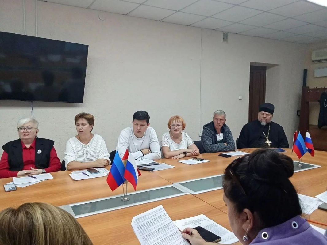 Роман Лысенко: В Алчевске состоялось шестьдесят первое очередное заседание Совета городского округа Роман Лысенко: В Алчевске состоялось шестьдесят первое очередное заседание Совета городского округа