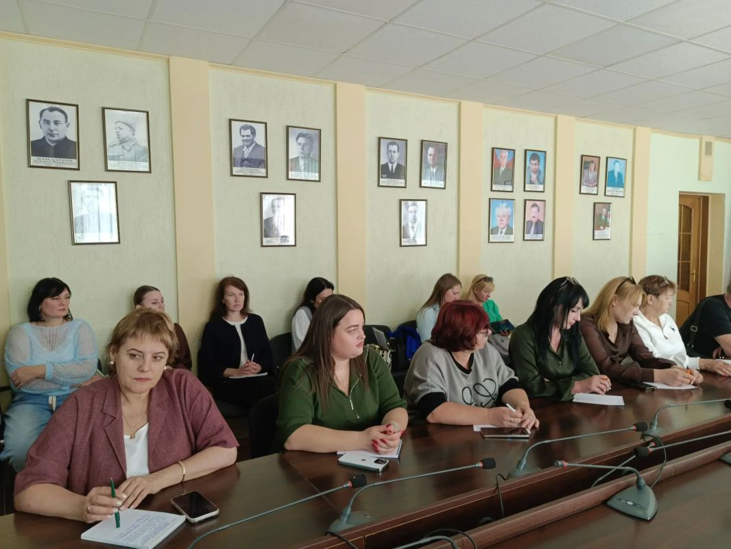 В Ровеньках состоялся городской семинар по профилактике деструктивных явлений в детской и молодежной среде В Ровеньках состоялся городской семинар по профилактике деструктивных явлений в детской и молодежной среде