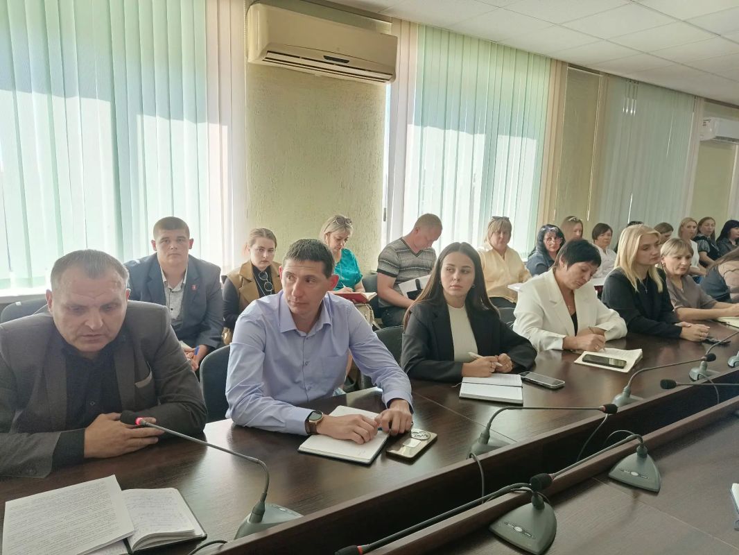 В Ровеньках состоялся городской семинар по профилактике деструктивных явлений в детской и молодежной среде В Ровеньках состоялся городской семинар по профилактике деструктивных явлений в детской и молодежной среде