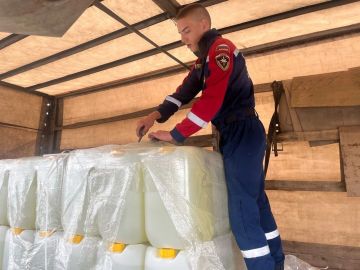 Добровольцы ССО «Молодогвардеец» ЛугРО ВСКС, студенты Краснодонского факультета инженерии и менеджмента (филиал) «ЛГУ им. В. Даля», оказали помощь МБУ ДО «Краснодонская спортивная школа № 1» разгрузке бытовой химии...