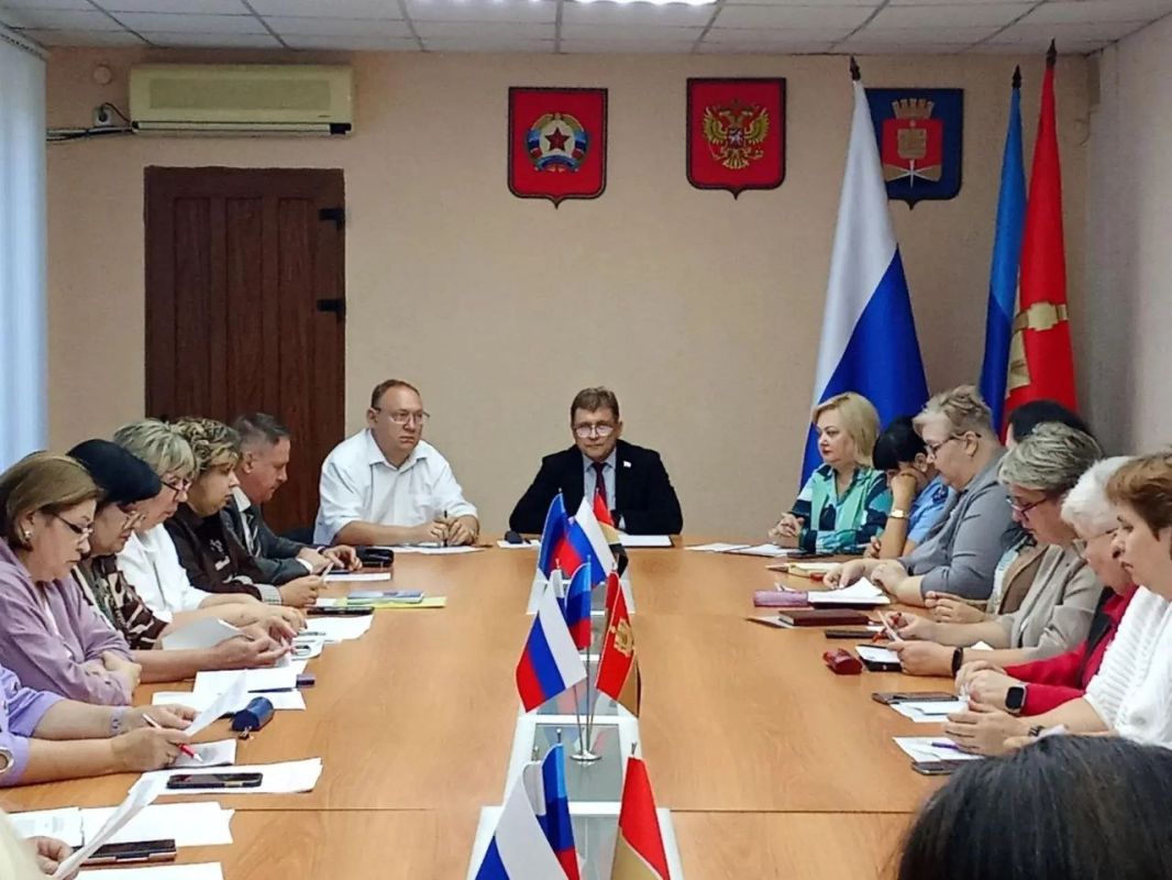 Роман Лысенко: В Алчевске состоялось шестьдесят первое очередное заседание Совета городского округа Роман Лысенко: В Алчевске состоялось шестьдесят первое очередное заседание Совета городского округа