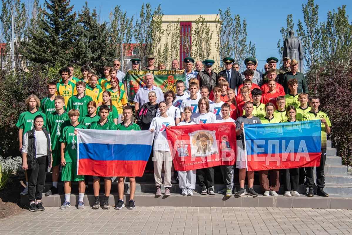 В сквере Пограничников прошло традиционное физкультурное мероприятие «Будь готов к защите рубежей Родины», посвященное 231-й годовщине со дня основания города Луганска В сквере Пограничников прошло традиционное физкультурное мероприятие «Будь готов к защите рубежей Родины», посвященное 231-й годовщине со дня основания города Луганска