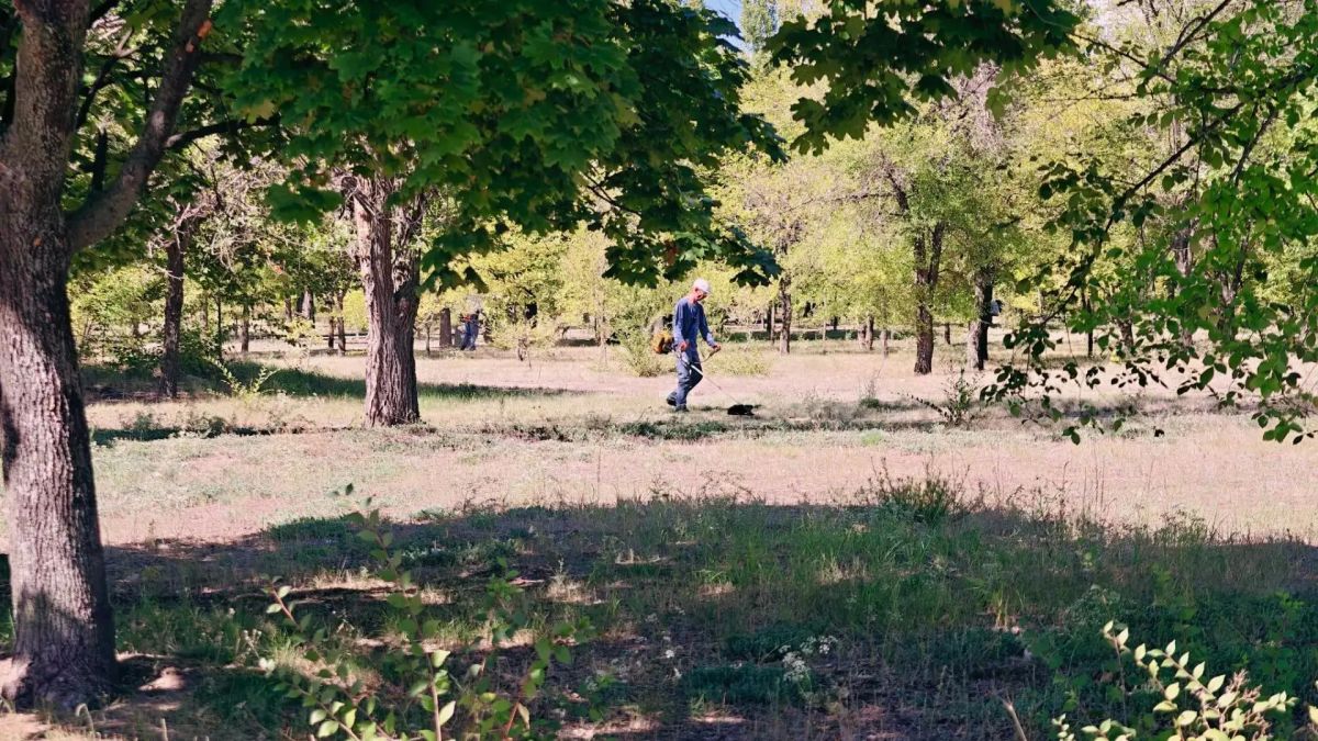 В Рубежном продолжается планомерная работа по благоустройству городской территории В Рубежном продолжается планомерная работа по благоустройству городской территории
