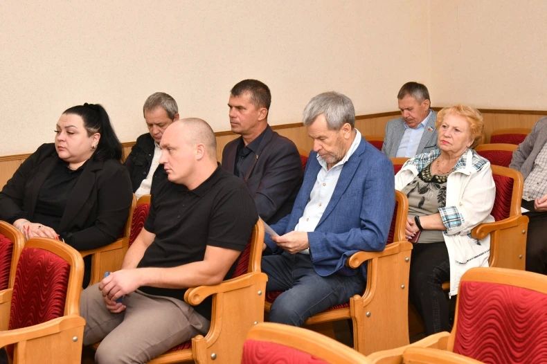 Депутаты фракции партии «Единая Россия» рассмотрели повестку 50-го заседания Совета депутатов Депутаты фракции партии «Единая Россия» рассмотрели повестку 50-го заседания Совета депутатов
