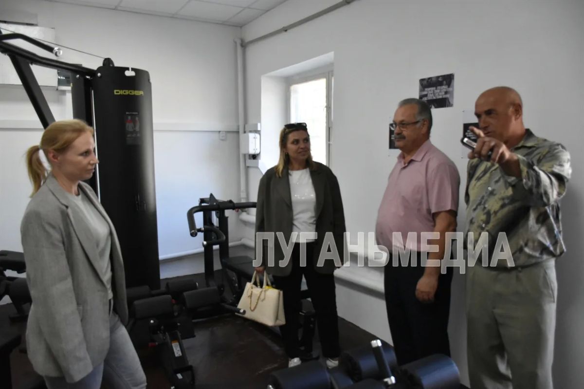 В селе Орехово Антрацитовского м. о. открыли новый современный спортзал В селе Орехово Антрацитовского м. о. открыли новый современный спортзал