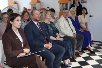 Новая точка притяжения для всей семьи: в Стаханове открылась вторая модульная библиотека