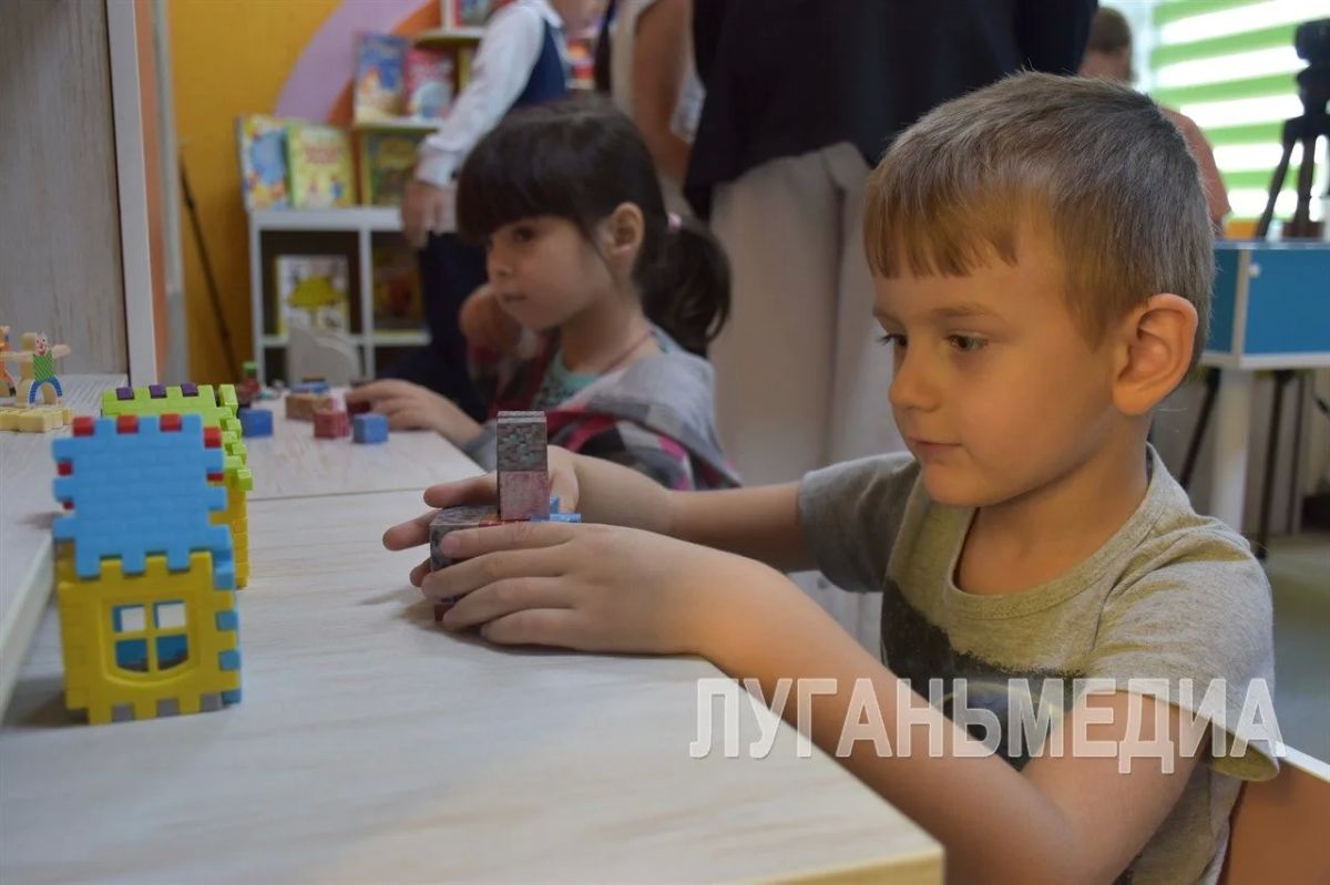 В Стаханове открылась вторая модельная библиотека В Стаханове открылась вторая модельная библиотека