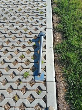 В парке Неизвестного солдата в Луганске украли и разломали светильники