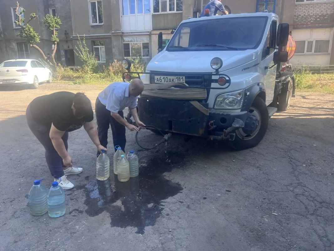 Коммунальными службами проведены работы на территории города Коммунальными службами проведены работы на территории города