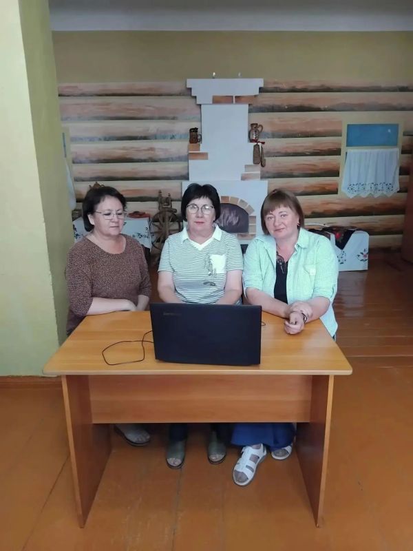 Оренбуржцы организовали патриотические мероприятия для перевальчан Оренбуржцы организовали патриотические мероприятия для перевальчан