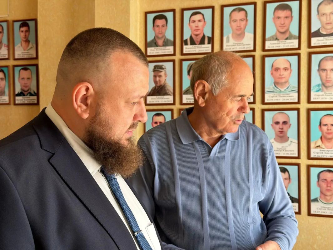 «Выбирай свое»: На «ЛУГАМАШе» увековечили имена Героев «Выбирай свое»: На «ЛУГАМАШе» увековечили имена Героев