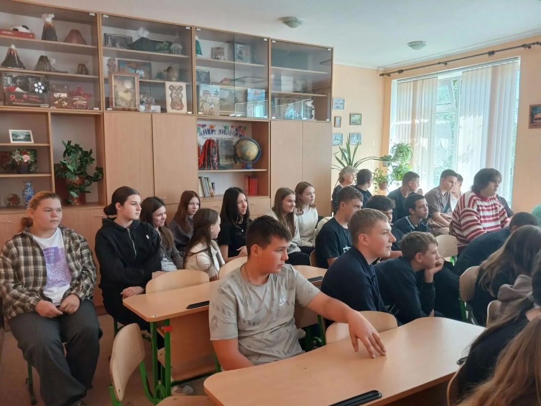 МУЖЕСТВО — ЭТО ПОСТУПОК, КОТОРЫЙ НАЧИНАЕТСЯ С НАС МУЖЕСТВО — ЭТО ПОСТУПОК, КОТОРЫЙ НАЧИНАЕТСЯ С НАС