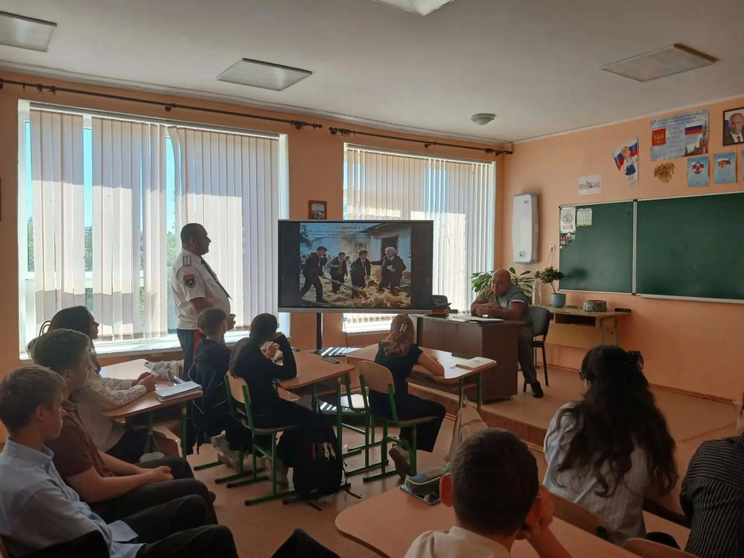 МУЖЕСТВО — ЭТО ПОСТУПОК, КОТОРЫЙ НАЧИНАЕТСЯ С НАС МУЖЕСТВО — ЭТО ПОСТУПОК, КОТОРЫЙ НАЧИНАЕТСЯ С НАС