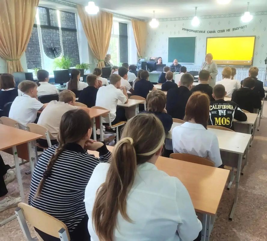 В Селезневской школе № 18 прошла беседа «Терроризм – угроза обществу» В Селезневской школе № 18 прошла беседа «Терроризм – угроза обществу»
