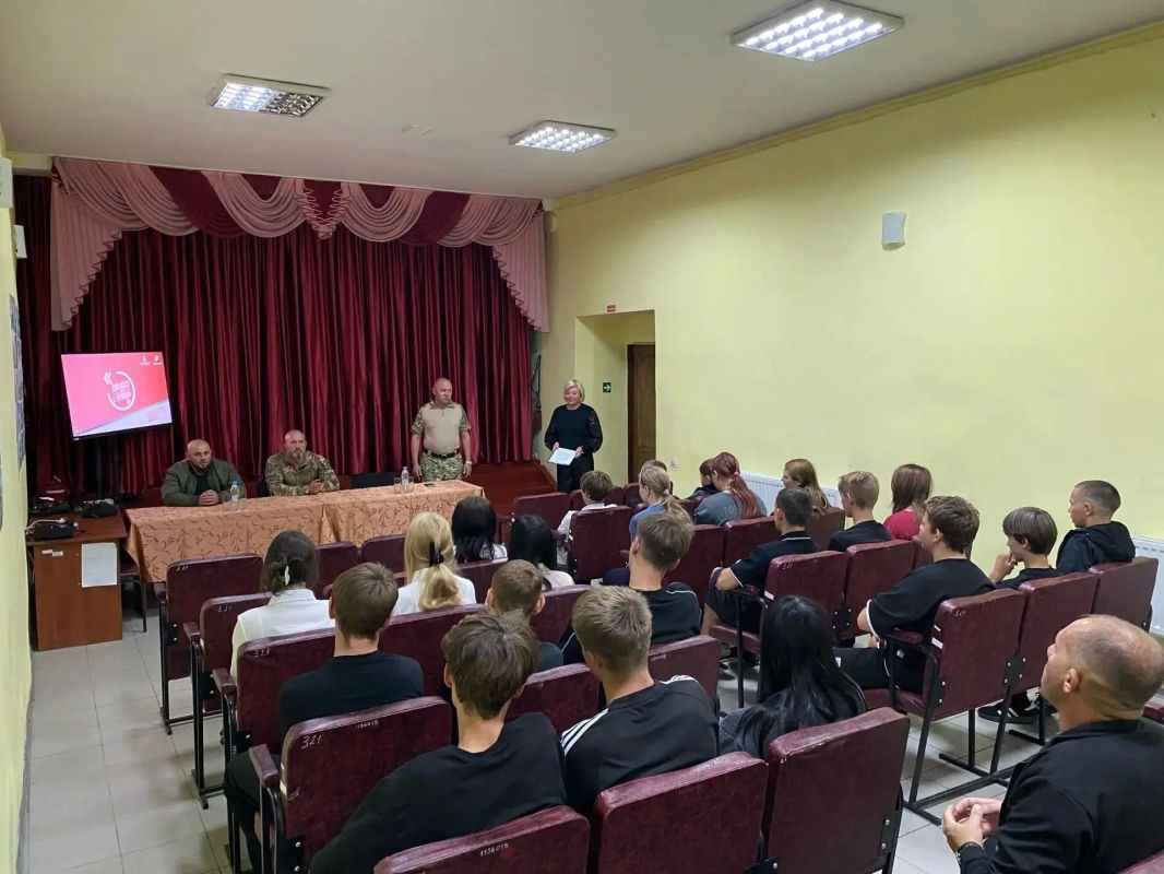 10 сентября в Бугаевском Доме культуры состоялось мероприятие в рамках Всероссийского проекта «Диалог с Героями» 10 сентября в Бугаевском Доме культуры состоялось мероприятие в рамках Всероссийского проекта «Диалог с Героями»