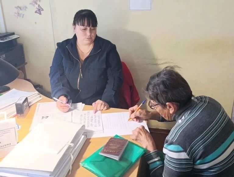 Более 890 краснолучан уже подали документы на компенсацию ЖКУ: специалисты РЦСЗН напоминают о праве на льготу Более 890 краснолучан уже подали документы на компенсацию ЖКУ: специалисты РЦСЗН напоминают о праве на льготу