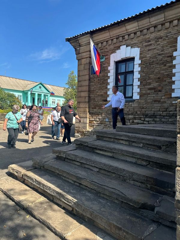 Сегодня в Мемориальном музее Бориса Гринченко наш земляк Сергей Александрович Токарев — заслуженный мастер спорта, чемпион мира и Европы, чемпион промоушена "Арматура" передал в фонд музея свой чемпионский пояс в... Сегодня в Мемориальном музее Бориса Гринченко наш земляк Сергей Александрович Токарев — заслуженный мастер спорта, чемпион мира и Европы, чемпион промоушена "Арматура" передал в фонд музея свой чемпионский пояс в...