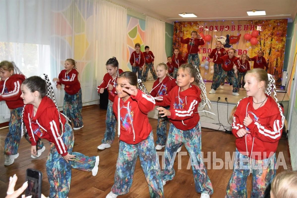 День открытых дверей прошел в Кировском центре внешкольной работы «Синяя птица» День открытых дверей прошел в Кировском центре внешкольной работы «Синяя птица»