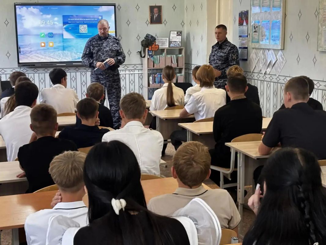 В Селезневской школе № 18 прошла беседа «Терроризм – угроза обществу» В Селезневской школе № 18 прошла беседа «Терроризм – угроза обществу»