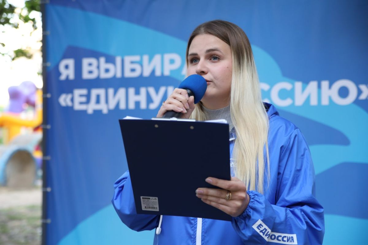 В Луганске продолжает свою работу «Выборный десант» В Луганске продолжает свою работу «Выборный десант»