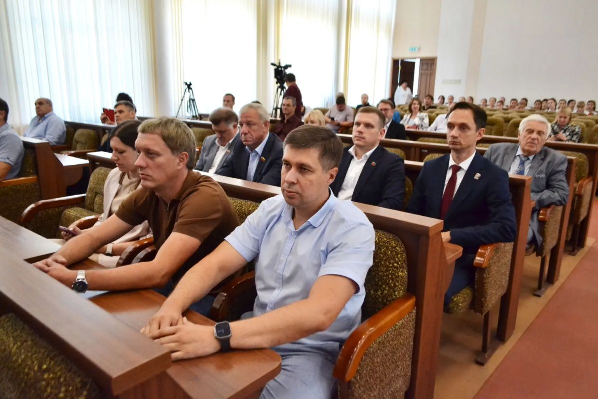 Сегодня, в преддверии Дня города Луганска, в здании Администрации прошло торжественное мероприятие Сегодня, в преддверии Дня города Луганска, в здании Администрации прошло торжественное мероприятие