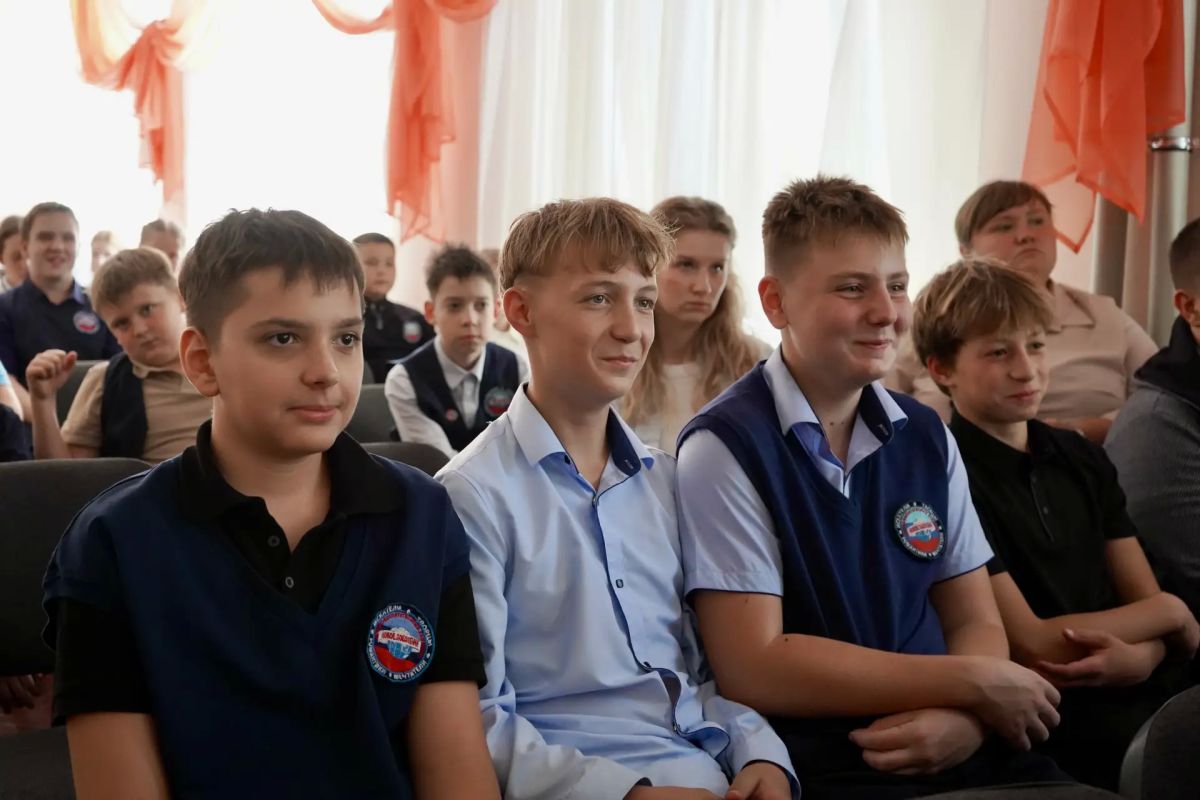 «Начеку!» снова в деле: школьники вспомнили правила безопасности «Начеку!» снова в деле: школьники вспомнили правила безопасности
