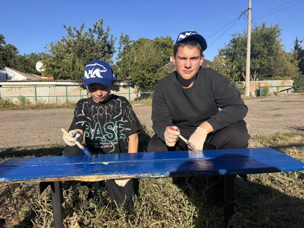 В рамках общемуниципального субботника в населённых пунктах, находящихся в ведении отдела по жизнеобеспечению пгт Северный, с. Давыдо-Никольское и с. Великий Суходол, прошли мероприятия по благоустройству территорий В рамках общемуниципального субботника в населённых пунктах, находящихся в ведении отдела по жизнеобеспечению пгт Северный, с. Давыдо-Никольское и с. Великий Суходол, прошли мероприятия по благоустройству территорий