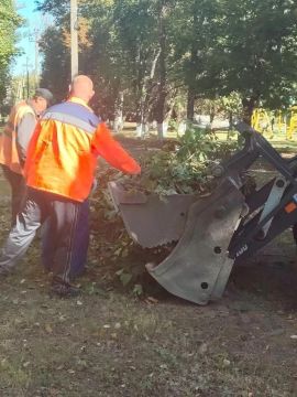 В рамках общемуниципального субботника муниципальные предприятия коммунальной сферы внесли свой вклад в благоустройство округа
