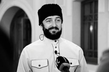 Евгений Бондарь: С глубоким прискорбием сообщаю о трагической, безвременной кончине нашего земляка, артиста Луганской академической филармонии Игоря Ефремова