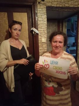 «Выход есть всегда!». В рамках акции по профилактике суицидального поведения несовершеннолетних «Выход есть всегда!» специалисты отдела по делам семьи и детей, опеки и попечительства Администрации посетили семьи...