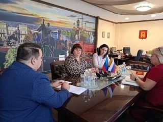 Глава города провела рабочее совещание с руководителем МУП «Луганскгорсвет»