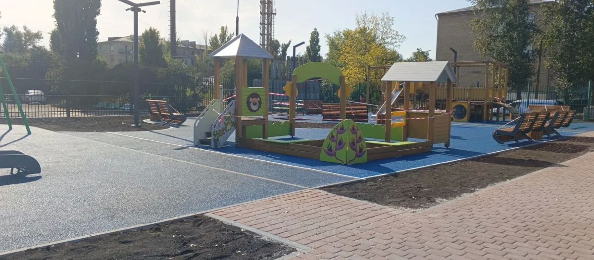Благоустройство общественной территории по улице Чехова подходит к завершению Благоустройство общественной территории по улице Чехова подходит к завершению