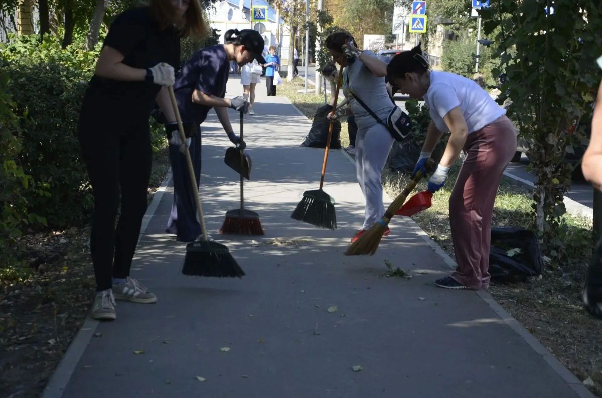 Субботник ко Дню города: преображаем родные улицы! Субботник ко Дню города: преображаем родные улицы!